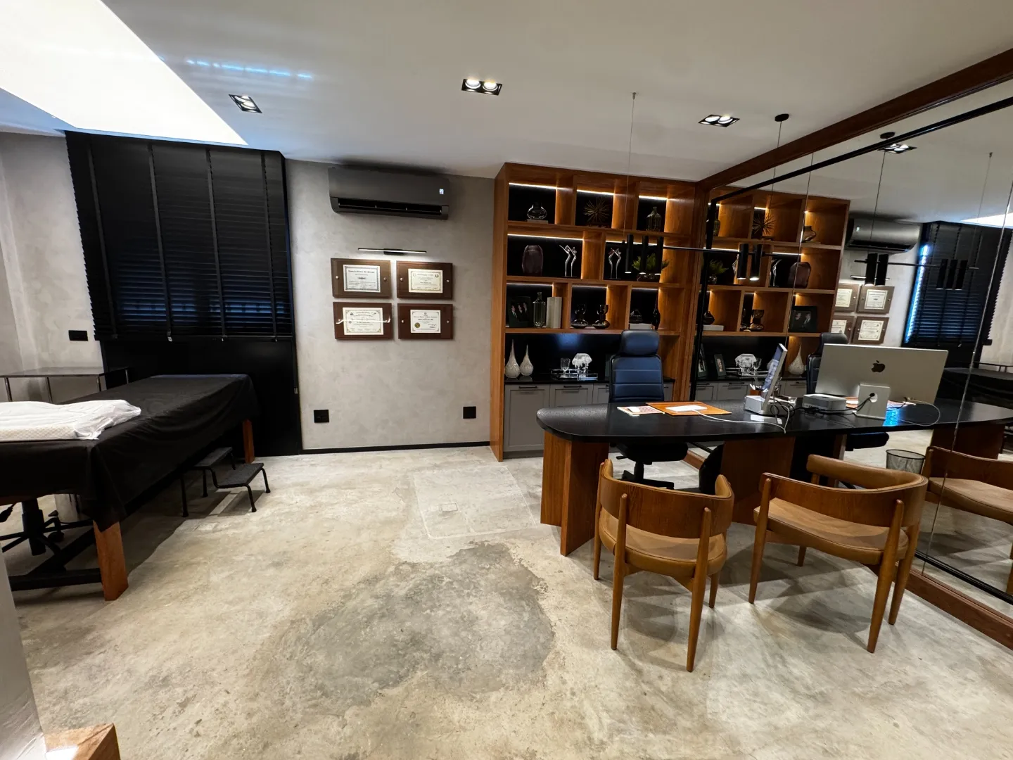 Preoperative tests — consultation room at Clínica Zamarian in Londrina